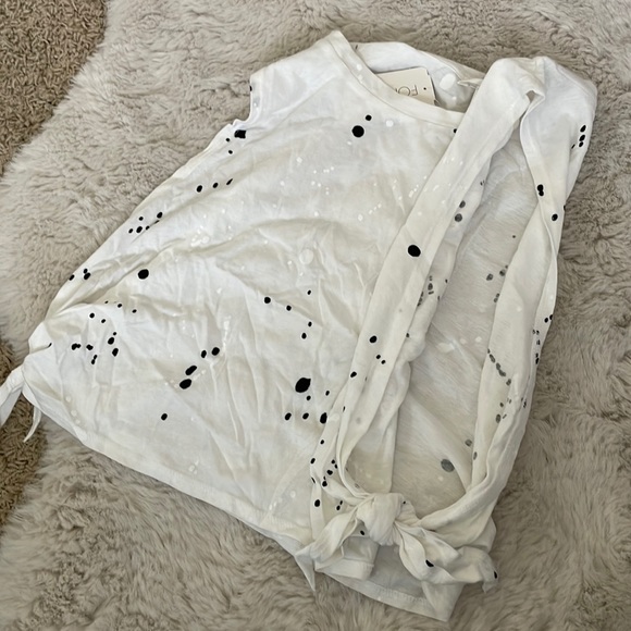 Muscle Tank with Side Ties Size Small - Picture 3 of 4